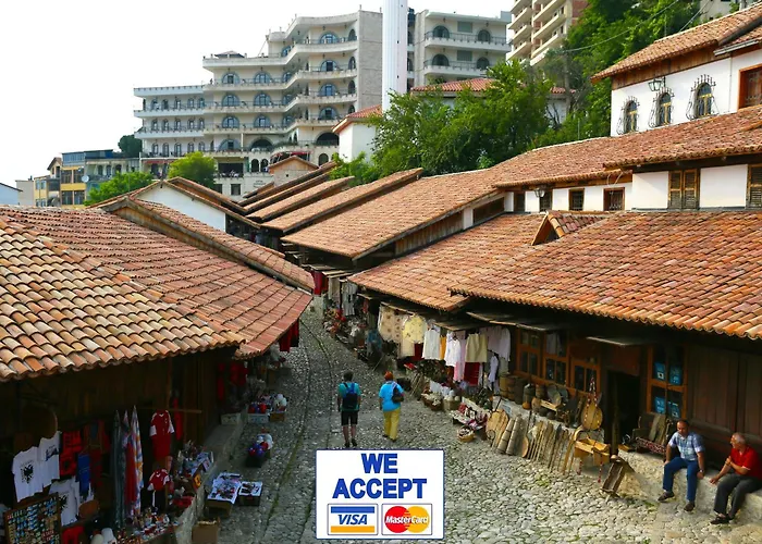 Panorama Near The Old Bazaar ベッド・アンド・ブレックファスト Krujë